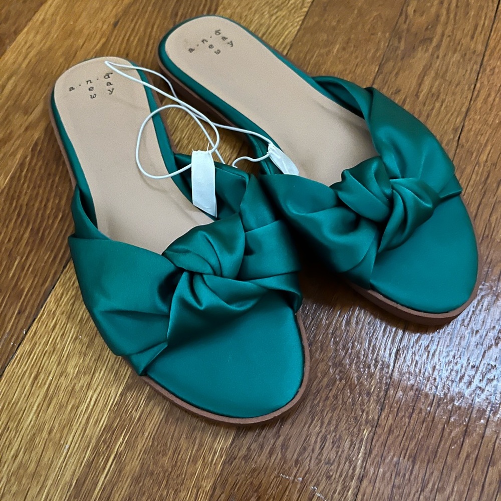 Knotted sandal